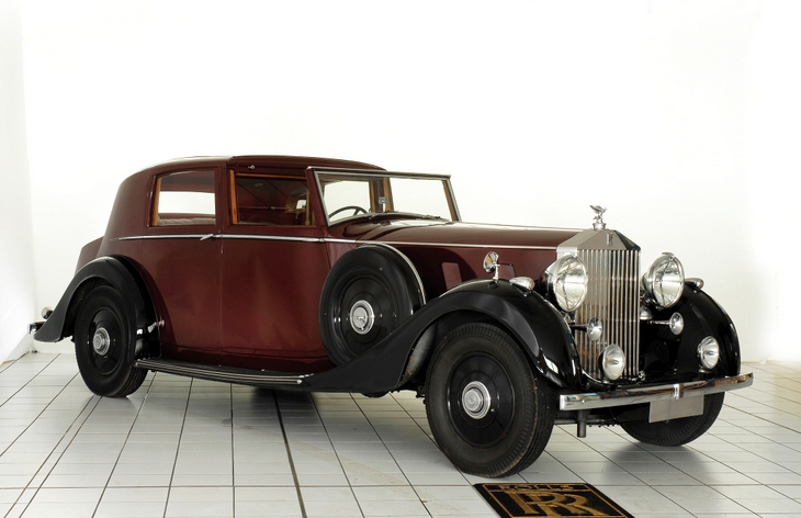 Автомобиль Rolls-Royce Phantom третьего поколения