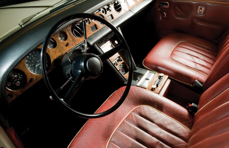 Интерьер седана Rolls-Royce Silver Shadow II, 1977–1980
