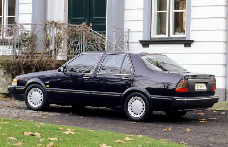 Седан Saab 9000 первого поколения, 1988–1992
