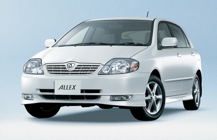Хэтчбек Toyota Allex, 2001–2002