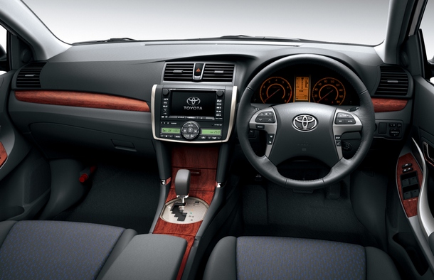 Интерьер седана Toyota Allion