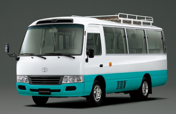 Автобус Toyota Coaster третьего поколения