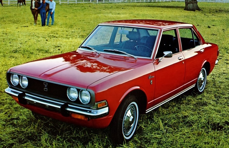 Седан Toyota Corona четвертого поколения (1970-1973)