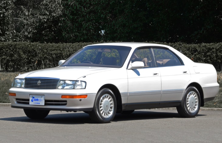 Toyota Crown девятого поколения