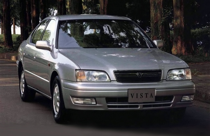 Седан Toyota Vista четвертого поколения (1994-1998)