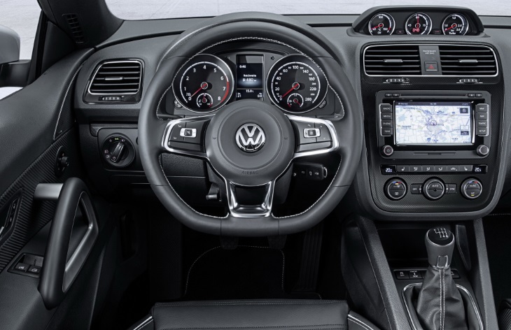 Интерьер хэтчбека Volkswagen Scirocco