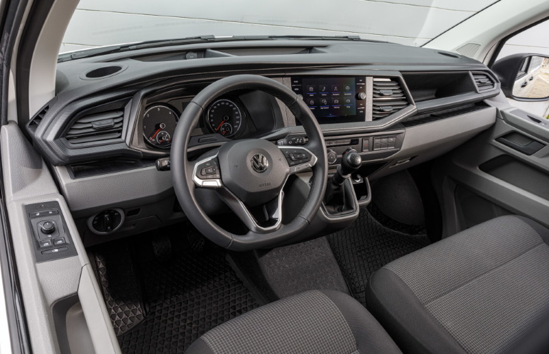 Интерьер коммерческого автомобиля Volkswagen Transporter