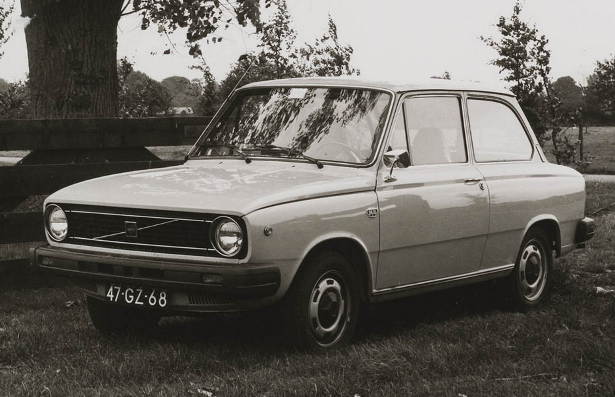 Седан Volvo 66 (1975–1980)