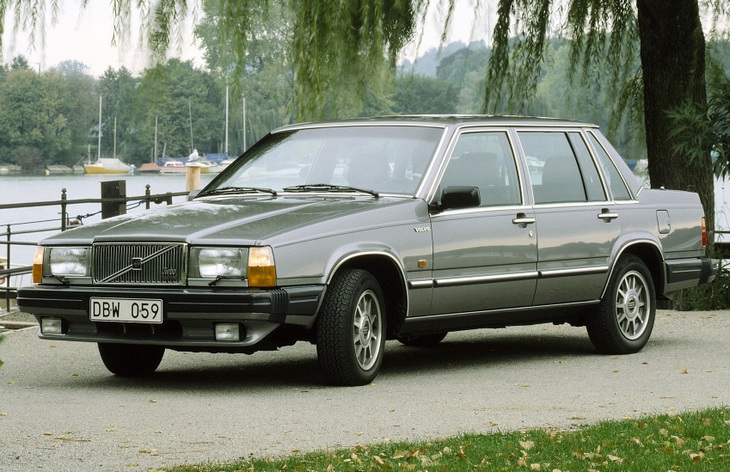 Седан Volvo 760 (1982-1990)