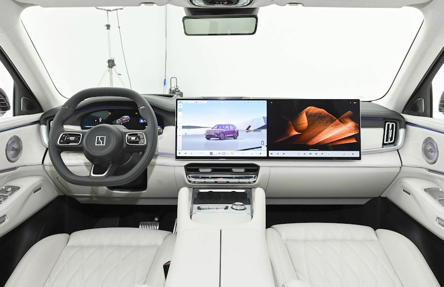 ����� ���������� Zeekr 8X