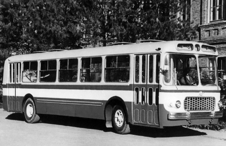 Автобус ЗиУ-6М