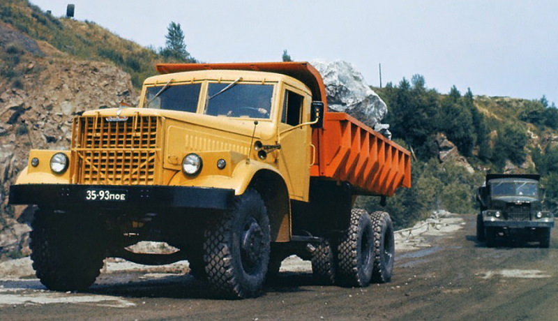 Рекламное фото грузовика КрАЗ-256Б