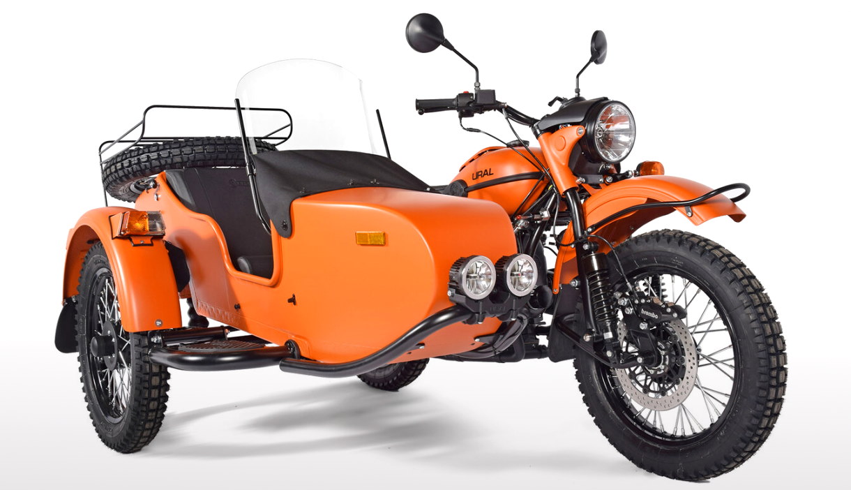 «Урал» — это классический мотоцикл, конструкция которого уходит корнями в тридцатые годы прошлого века. Сейчас выпускаются только версии с коляской.