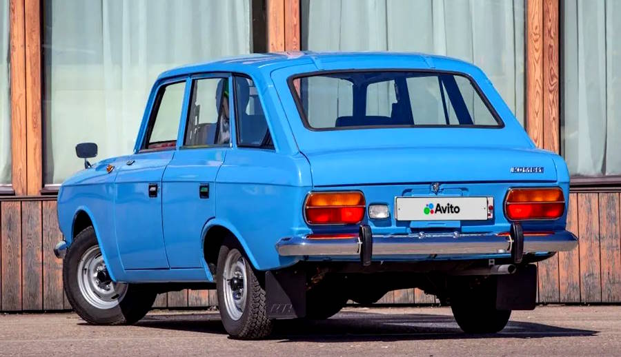 На продажу выставили старый советский ИЖ в состоянии нового автомобиля. Много фото