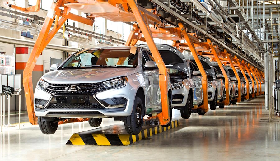 АвтоВАЗ увеличил производство автомобилей в три раза