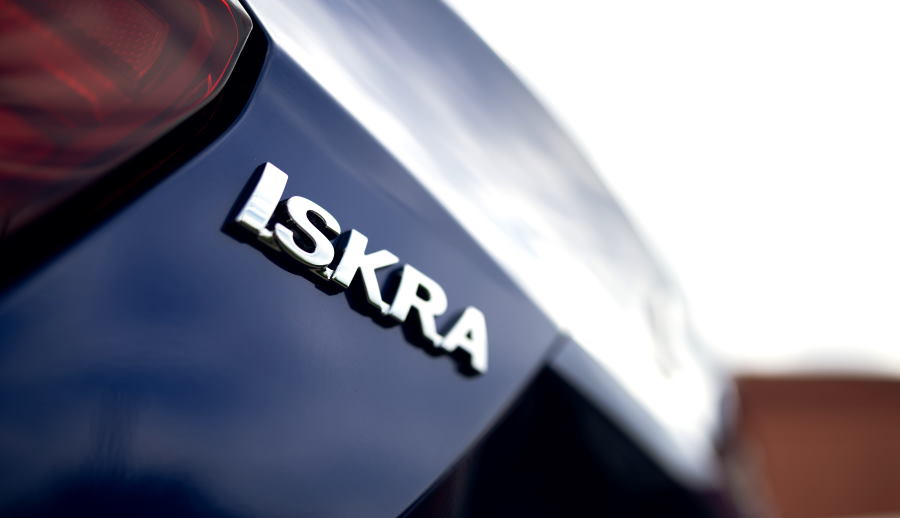 Дилеры рассказали, когда новая Лада Искра по-настоящему появится в продаже