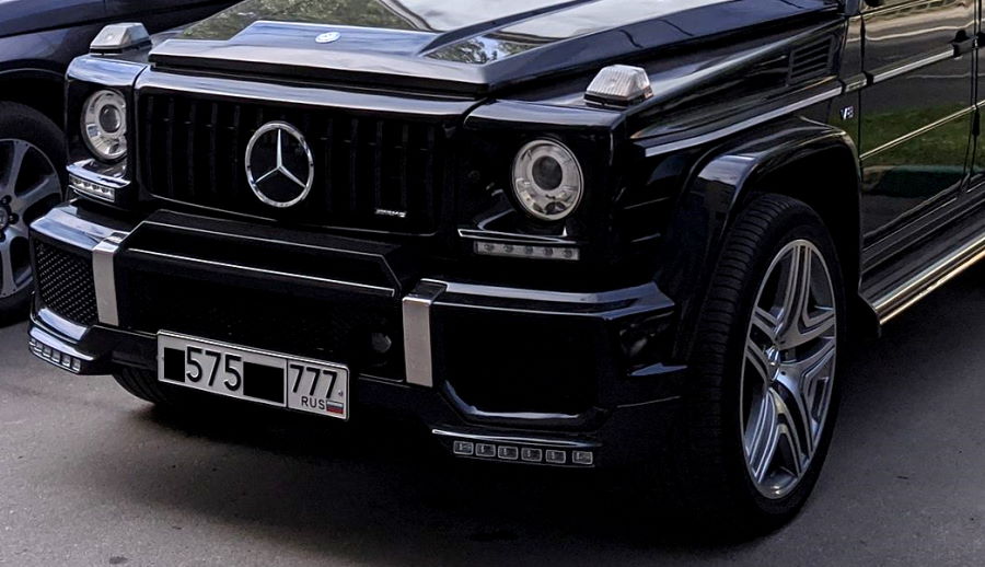 Жителя Москвы оштрафовали за три буквы на госномере