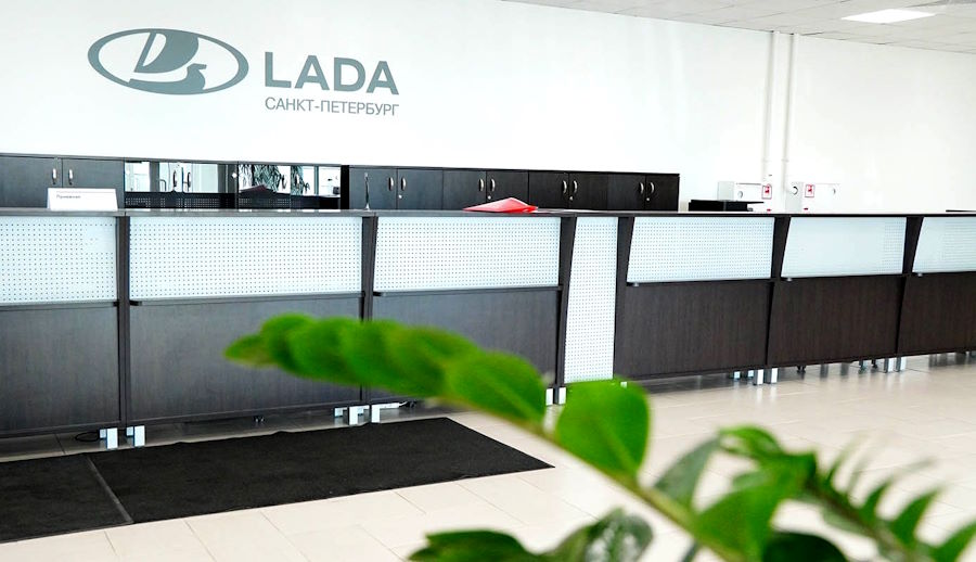 АвтоВАЗ сокращает производство и вводит дополнительный выходной