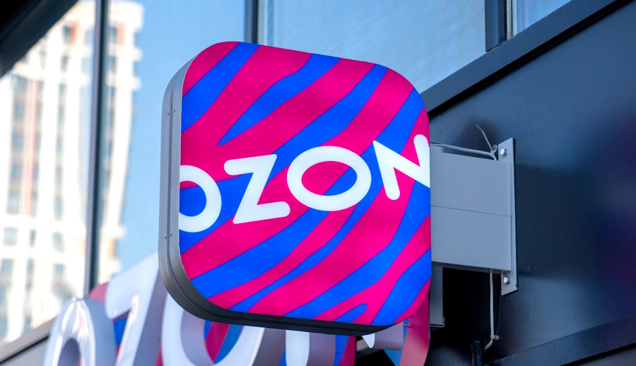 Стало известно, сколько автомобилей продаётся на Озоне каждый месяц