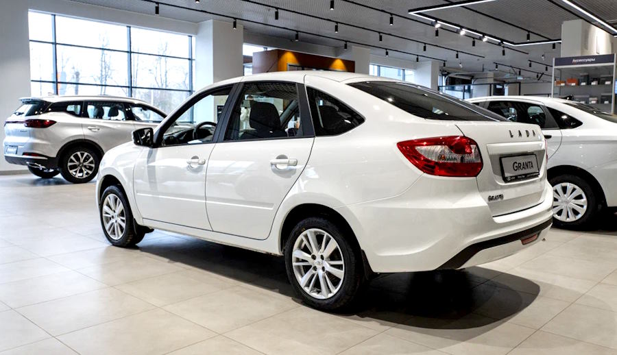 АвтоВАЗ отменил скидки для покупателей Лады Гранты
