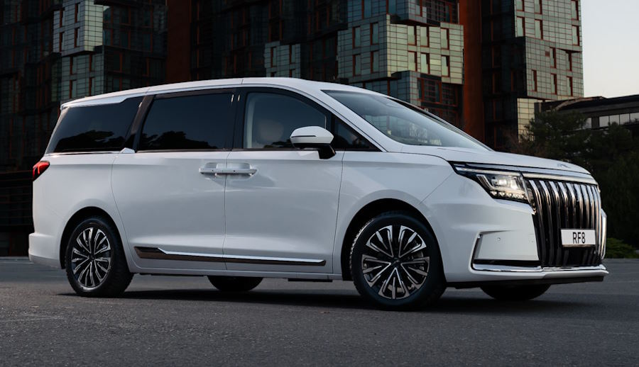 Объявлена цена очень большого минивэна, который выпускается в России