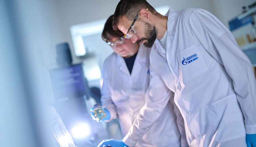 Инженер «Газпромнефть-СМ» создал учебное пособие по индустриальным маслам