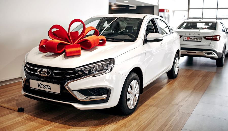 Автомобили Лада начали предлагать в кредит на 10 лет