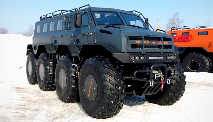 В России сделали восьмиколёсный вездеход для экстремального туризма