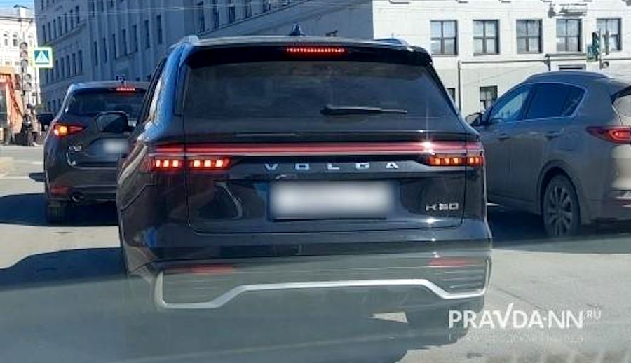 Новый кроссовер Волга впервые замечен на улицах — первое фото