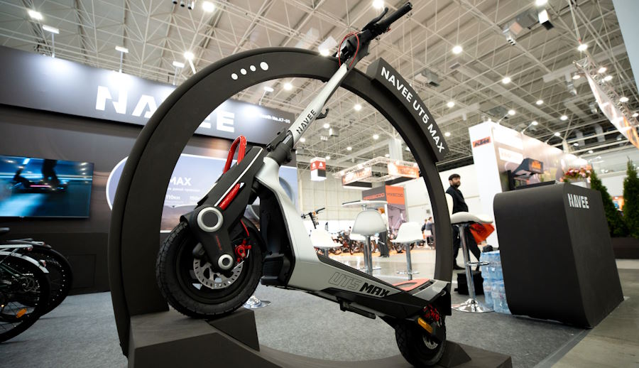 Новое поколение электросамокатов Navee показали в Москве