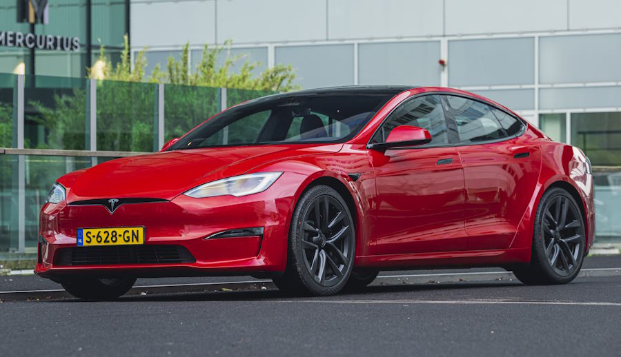Tesla Model S 