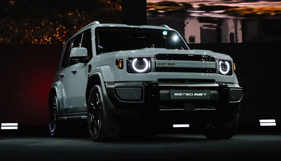 Новая марка Esteo стала лидером продаж среди премиальных гибридных автомобилей