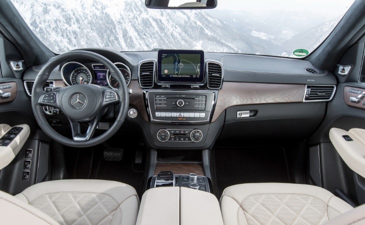 Mercedes-Benz GLS — в России уже весной
