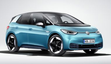 Volkswagen представил серийный электрохэтчбек и показал новый логотип