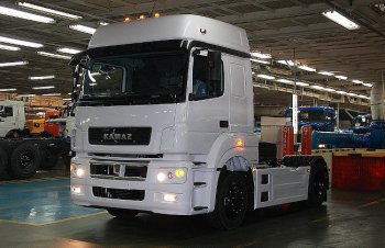 Начался выпуск нового магистрального тягача КамАЗ-5490