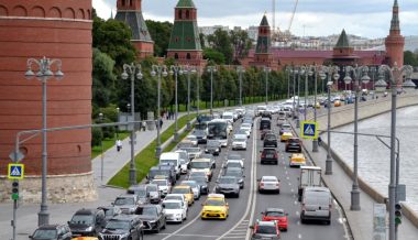Продажи новых автомобилей в России снизились на 2% в прошлом году
