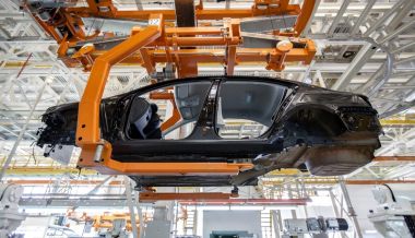 Volkswagen останавливает производство автомобилей в России