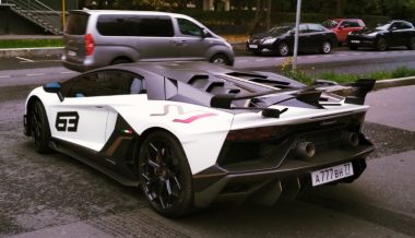 Один Lamborghini Aventador отзывают в России из-за дефекта «ламбо-дверей»