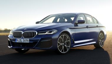 Представлена обновлённая «пятёрка» BMW, рублёвые цены уже объявлены