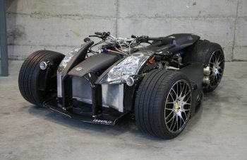 Французы скрестили квадроцикл с двигателем Ferrari V8