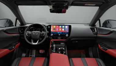 Представлен Lexus NX второго поколения: новые моторы и «продвинутый» интерьер