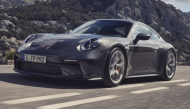 В России доступна новая версия суперкара Porsche 911 GT3