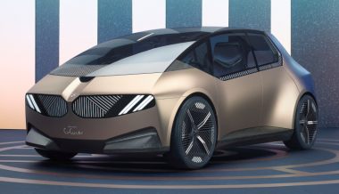 Показан концепт-кар BMW, сделанный из вторсырья