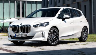 Компания BMW представила новый компактвэн второй серии