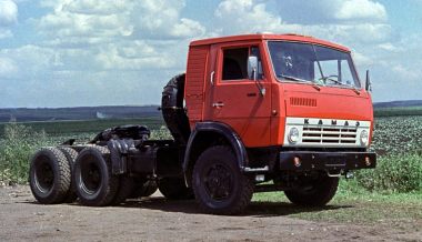 КамАЗ переключится на выпуск грузовиков со старой кабиной образца 1976 года