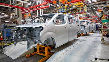 Завод Stellantis в России приостановил экспорт автомобилей