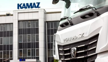 КамАЗ пообещал возобновить выпуск грузовиков нового поколения