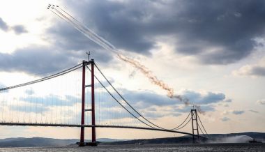 Турция открыла самый длинный подвесной мост в мире