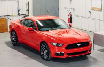 В сеть утекли фото купе Ford Mustang