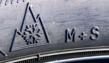 Что означают цифры и символы на шинах и дисках?